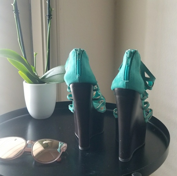 5 Inch JustFab Turquoise/Brown Wedges - Picture 3 of 5
